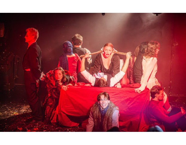 Вишневый Сад. Любовь на Крови