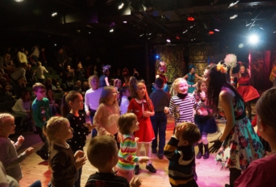 Маленькая Колдунья