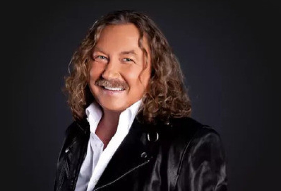 Игорь Николаев