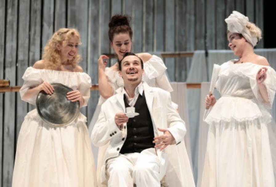 Анна в Тропиках