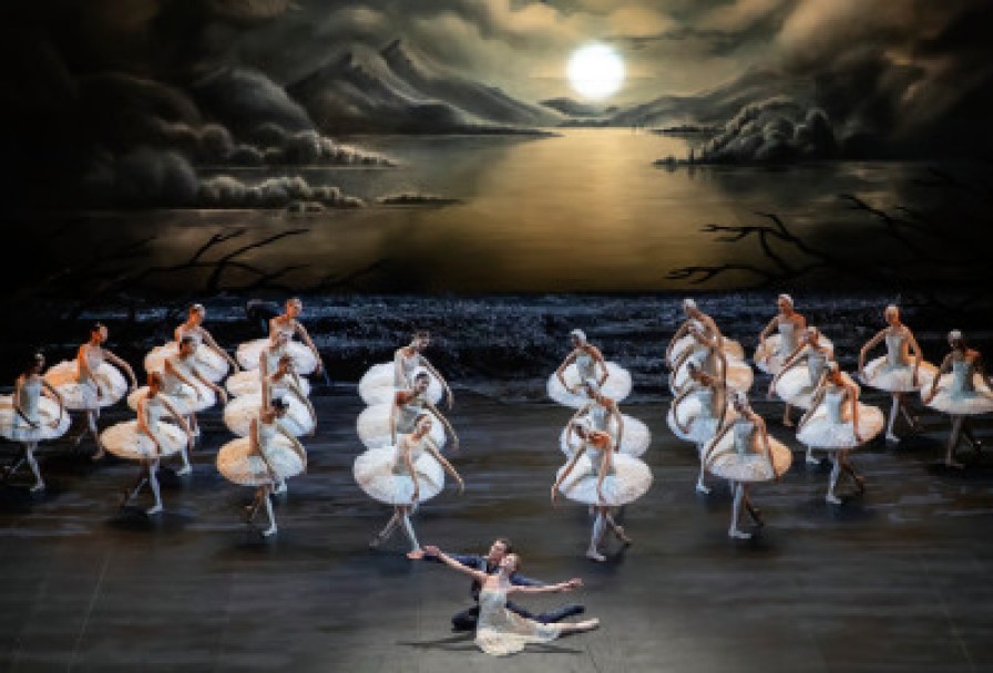 Лебединое Озеро