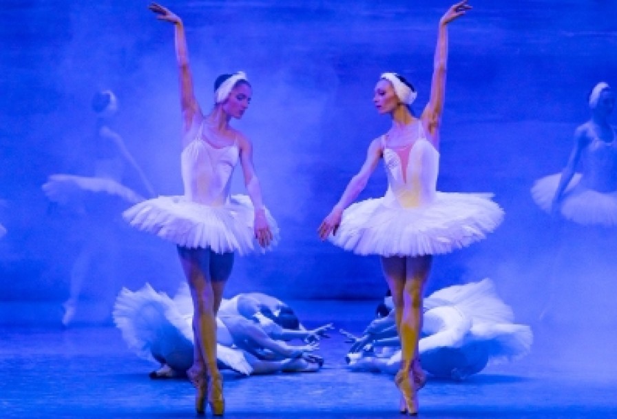 Лебединое Озеро