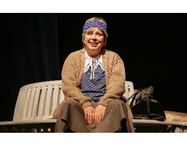 Трое в Парке, не Считая Собаки