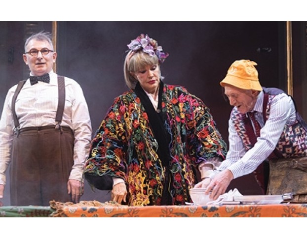 Семейный Шкаф и Его Обитатели