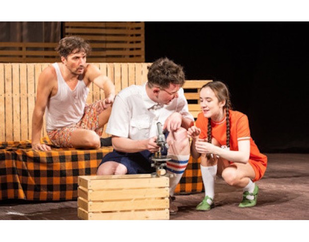 Одна Нога на Берегу, Другая – в Лодке