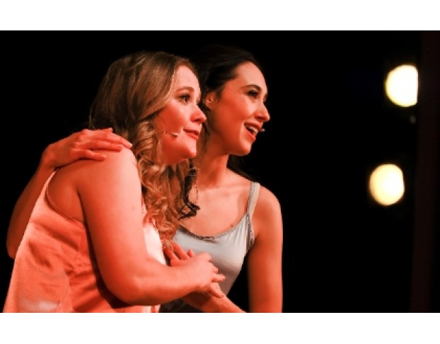 Пила Вино и Хохотала. Красное