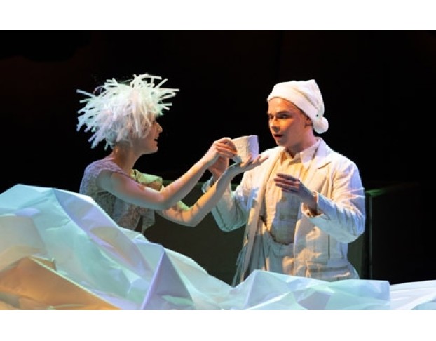 Картонный Человечек и Мотылек