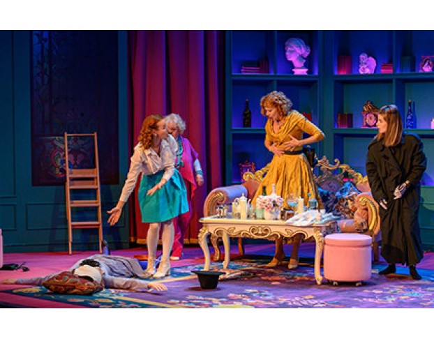 8 Любящих Женщин