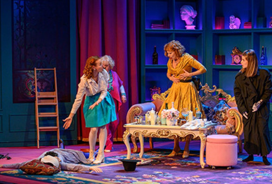 8 Любящих Женщин