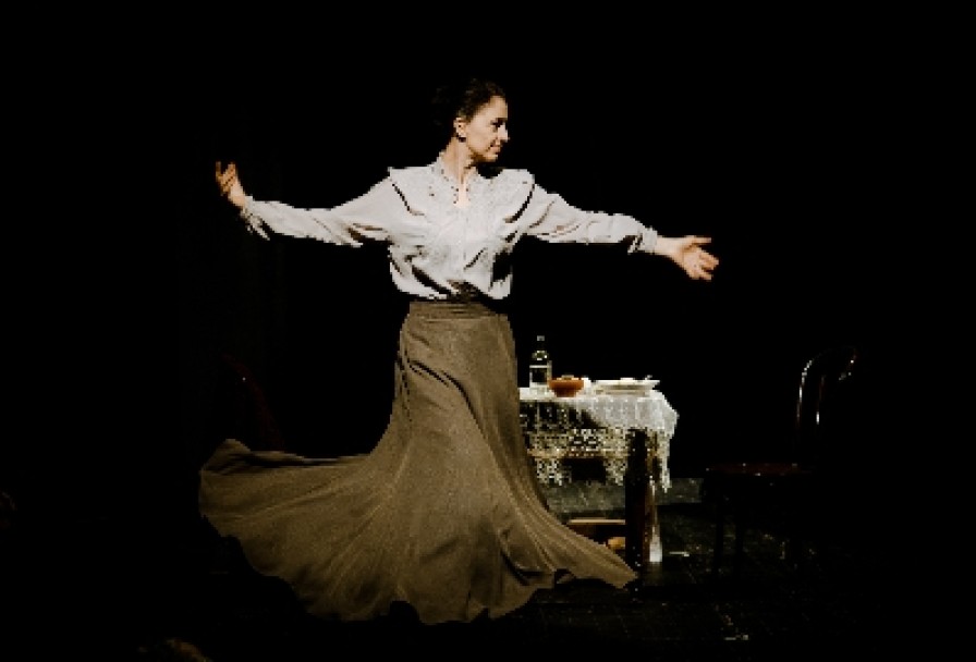 Крутится, Вертится, Шар.