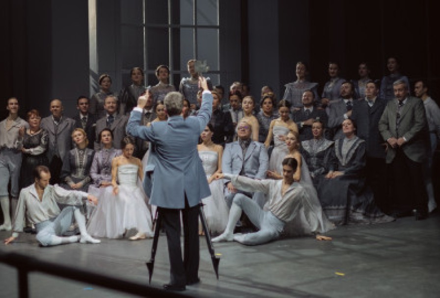 Дама с Камелиями