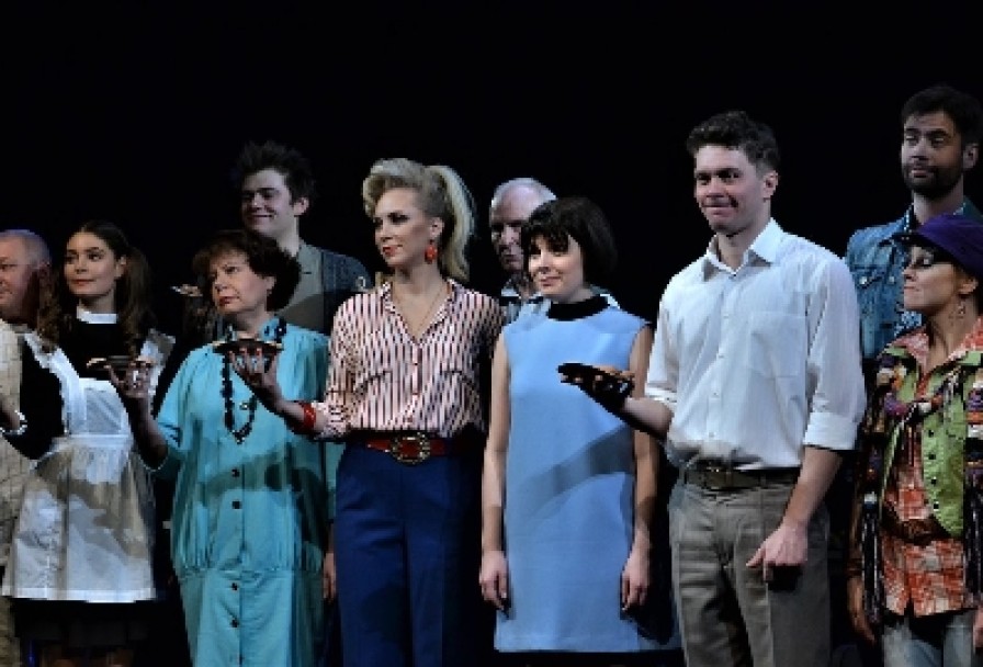 Муж и Жена Снимут Комнату