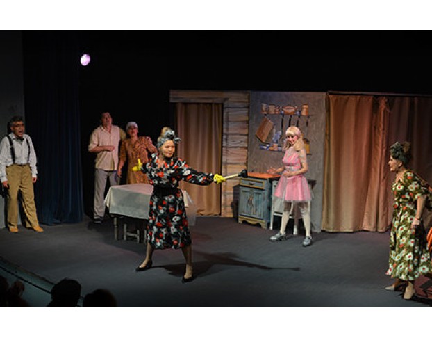 Жена в Кредит