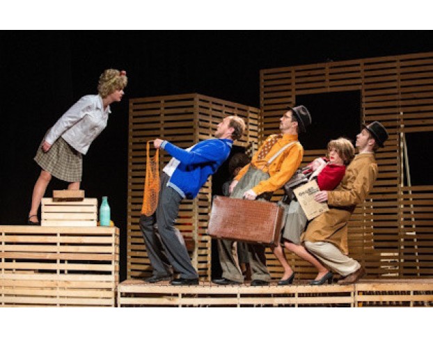 Одна Нога на Берегу, Другая – в Лодке