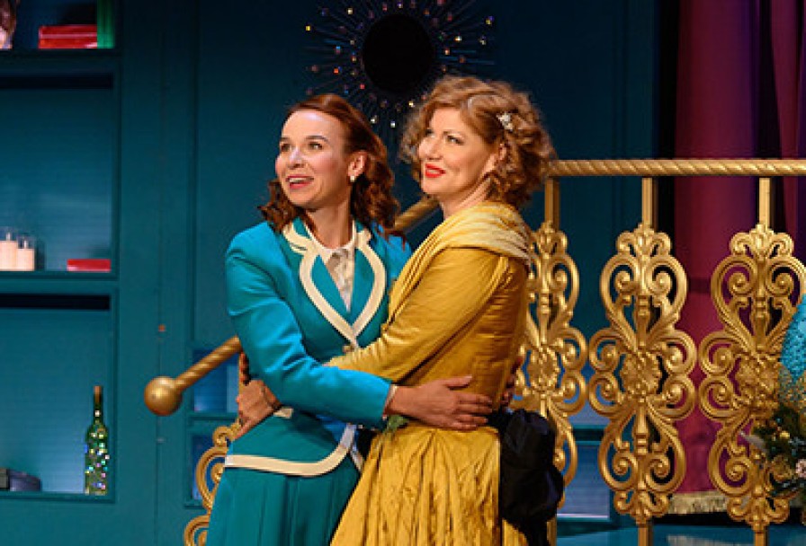 8 Любящих Женщин