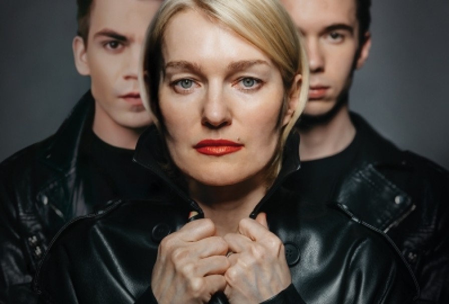 это Все Она