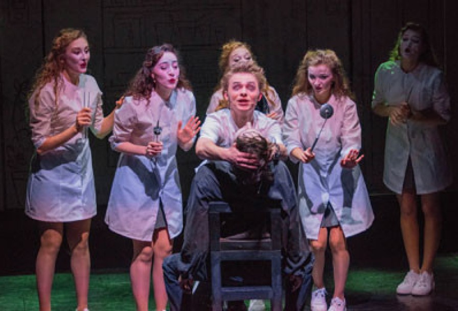 Ужасы в Цветочном Магазине