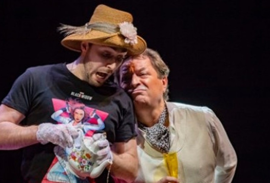 Почти Бродвейская История