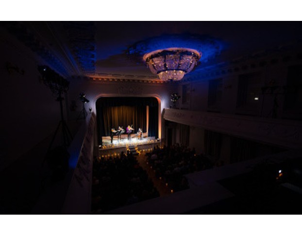 Эйнауди. при Свечах