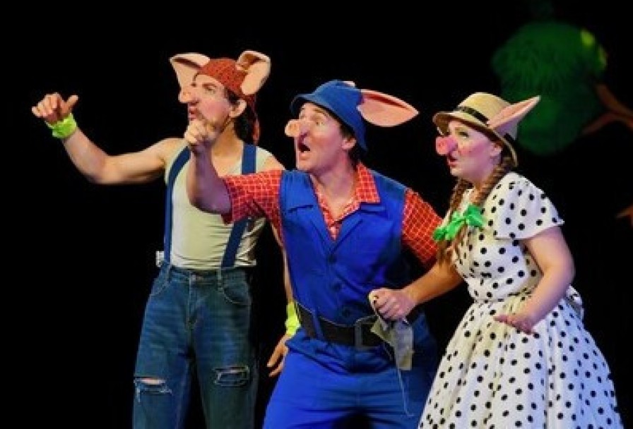 Три Поросёнка