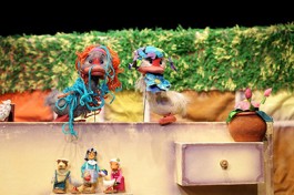 Жили у Бабуси Два Весёлых Гуся