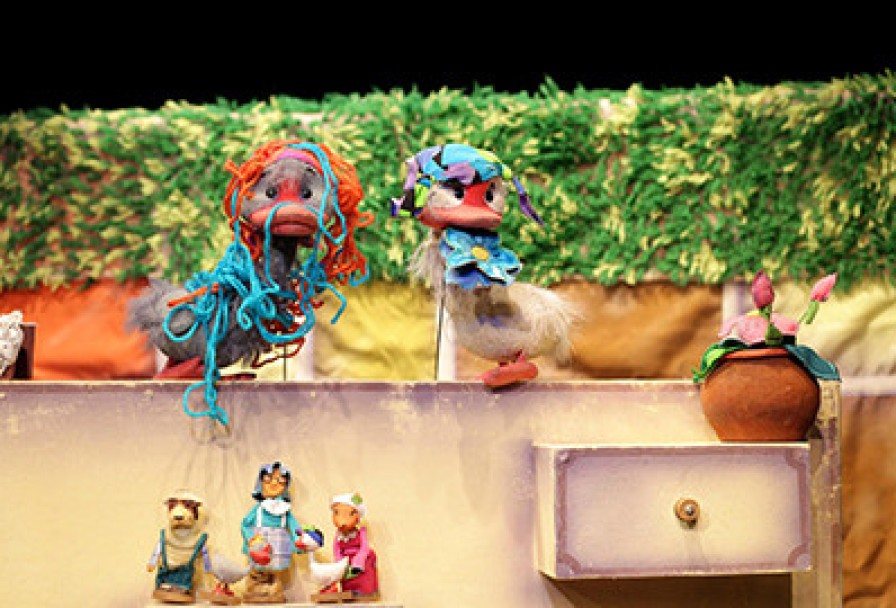 Жили у Бабуси Два Весёлых Гуся