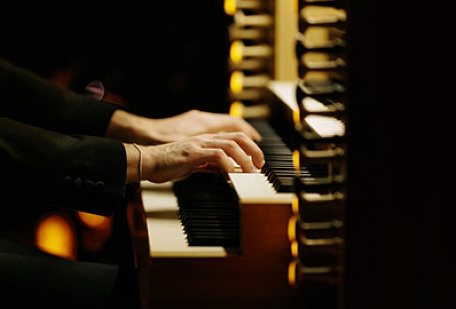 Орган и Дудук при Свечах