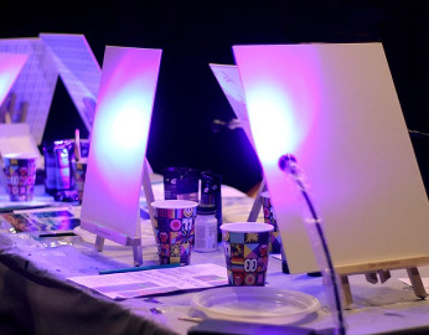 Театральная Живопись. Свет в Темноте