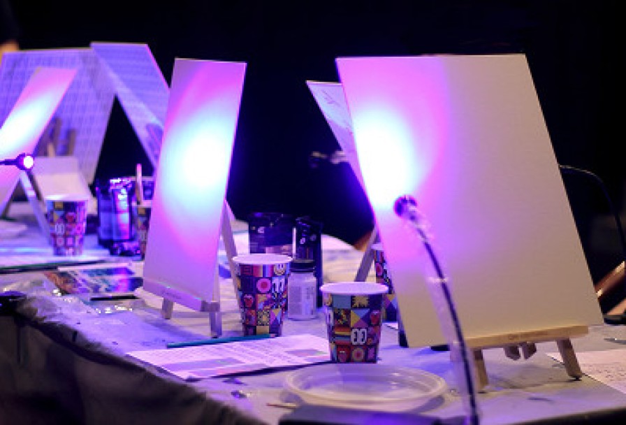 Театральная Живопись. Свет в Темноте