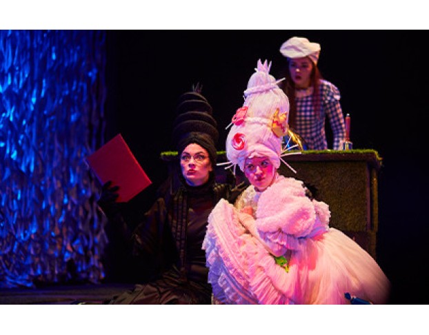 Алиса в Зазеркалье