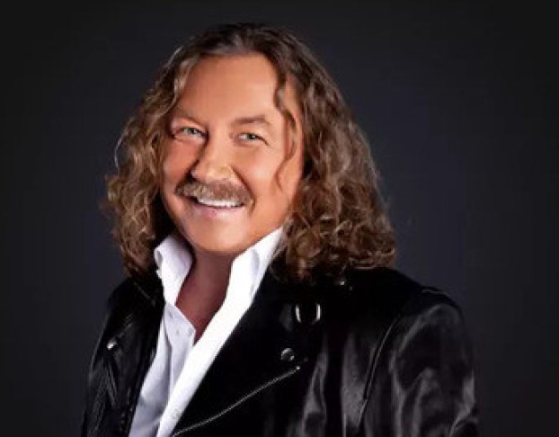 Игорь Николаев