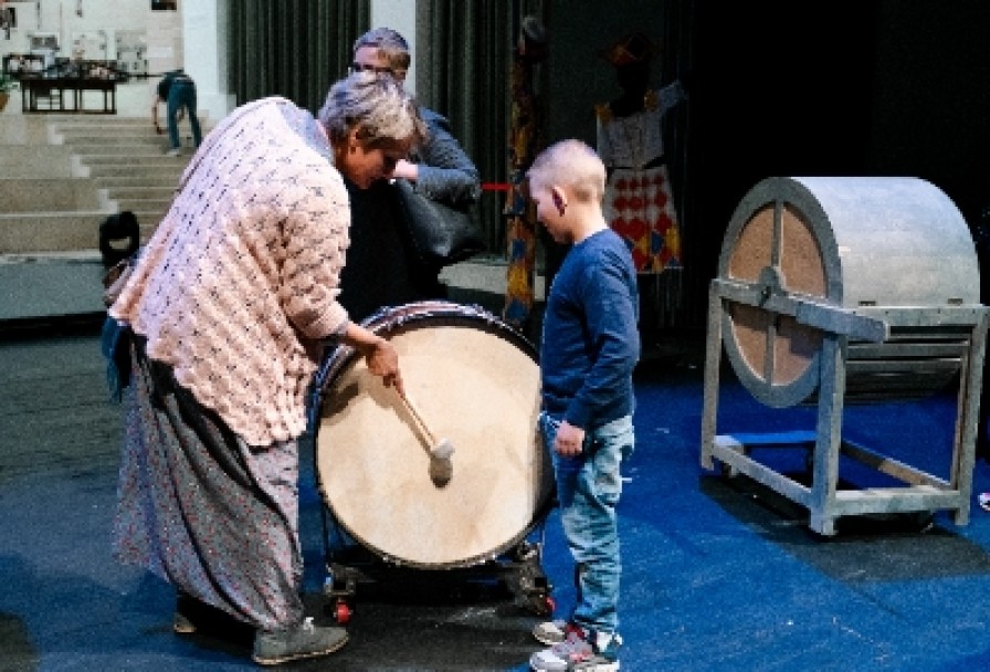 Путешествие в Театральную Историю