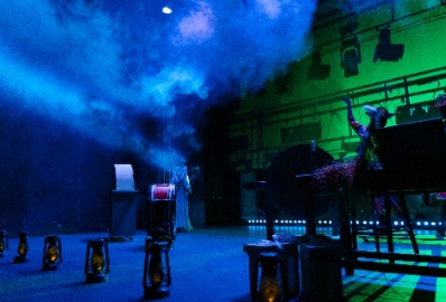 Путешествие в Театральную Историю