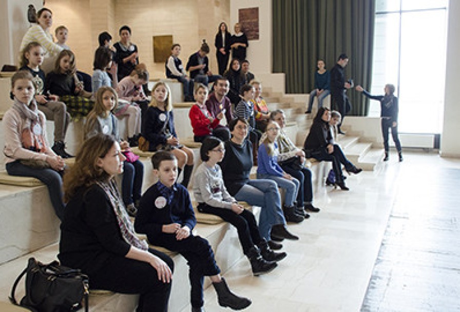 Путешествие в Театральную Историю