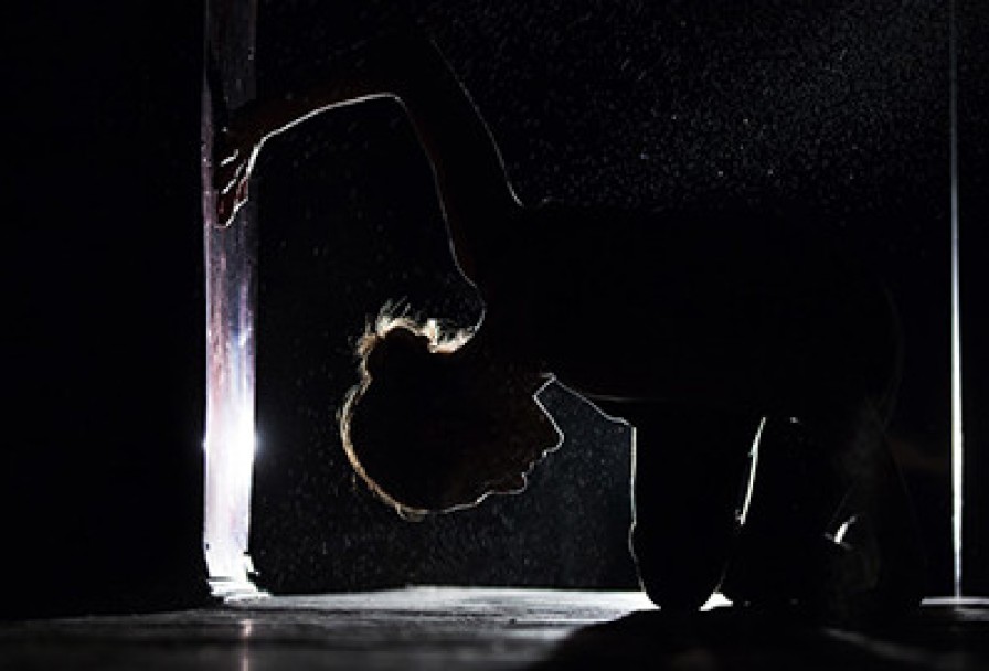 за Закрытыми Дверями