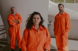 Заходит Андроид в Бар